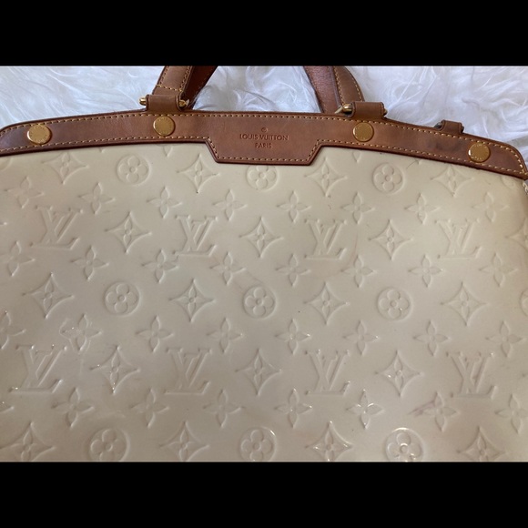 ❤louis vuitton handbag vernis Brea Gm used fair condition - Picture 11 of 11
